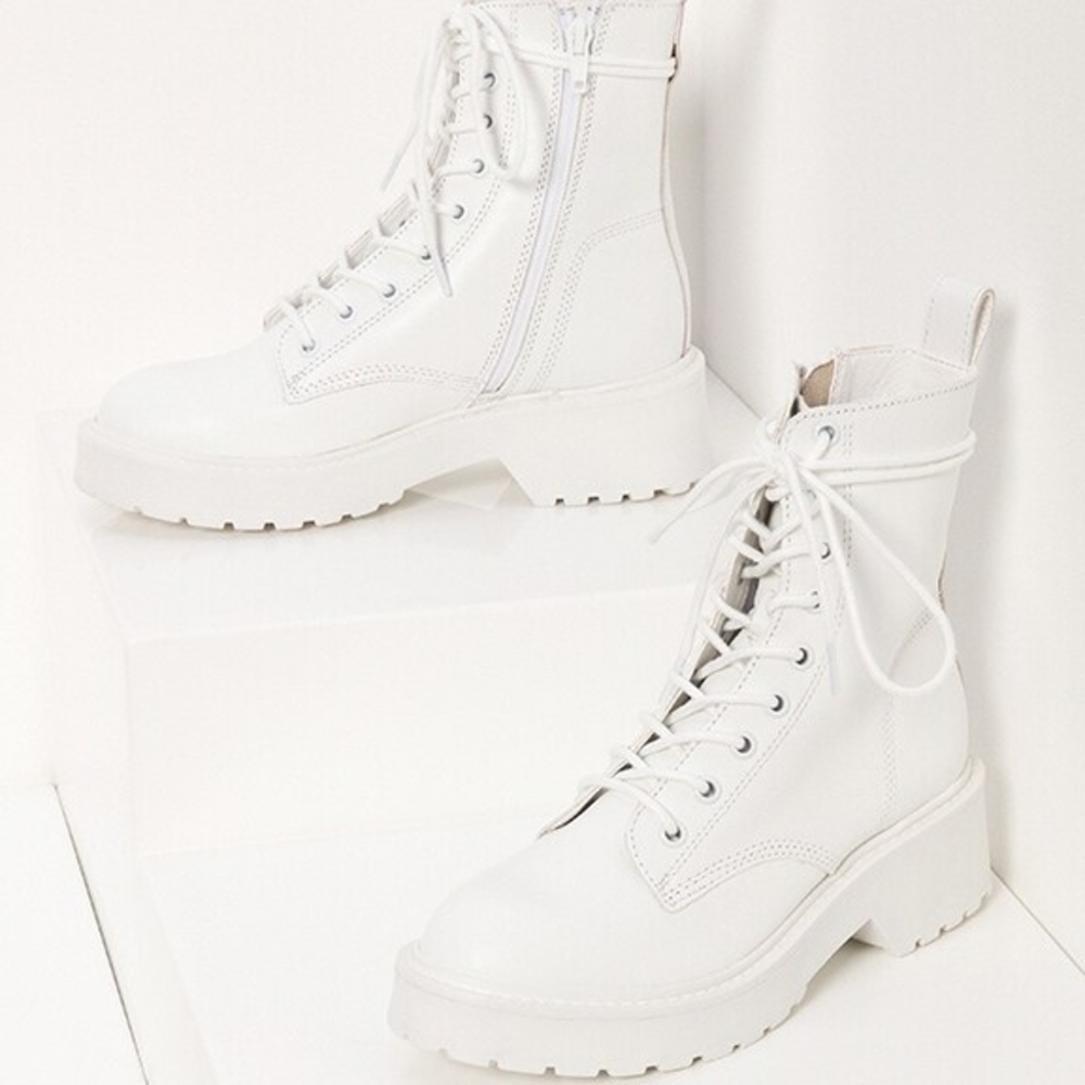 Steve Madden White Leather Tornado Boots